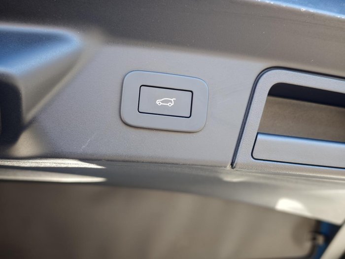 2024 Land Rover Range Rover Velar P250 Dynamic SE