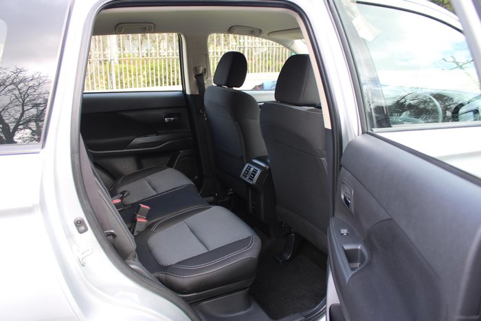 2020 Mitsubishi Outlander ES ZL MY21 Sterling Silver
