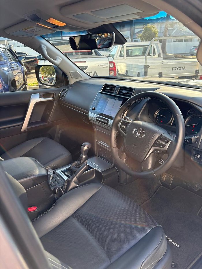 2023 Toyota Landcruiser Prado VX