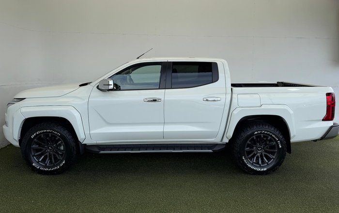 2024 Mitsubishi Triton GLS