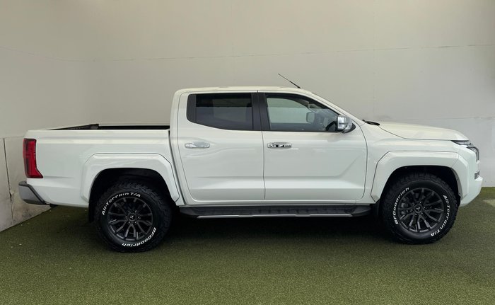 2024 Mitsubishi Triton GLS