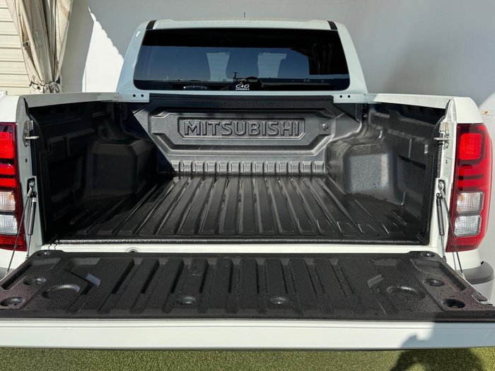 2024 Mitsubishi Triton GLS