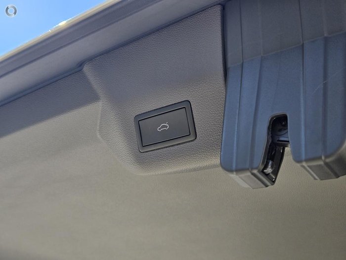 2025 Volkswagen Multivan TDI360 Life