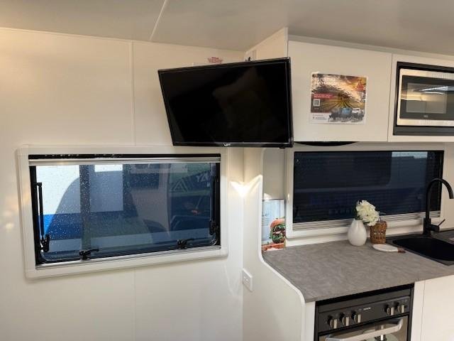 2025 New Age Caravans Road Owl 21' Family Adventurer