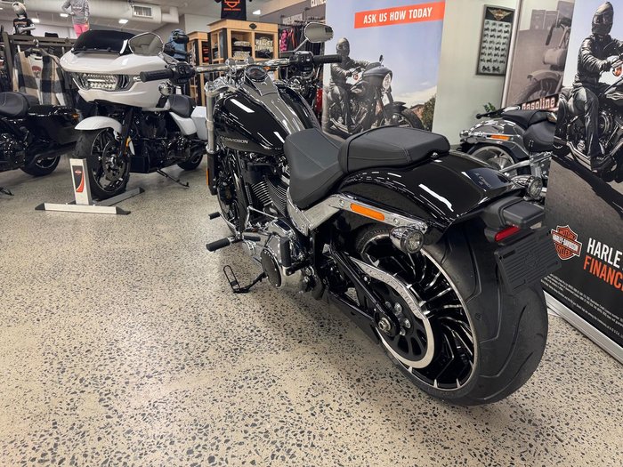 2025 Harley-Davidson Breakout 117 (FXBR) Softail Black