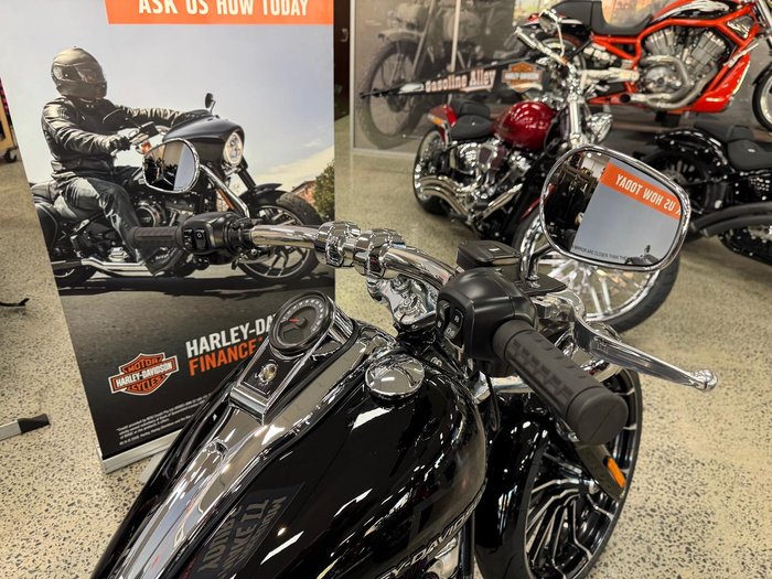 2025 Harley-Davidson Breakout 117 (FXBR) Softail Black