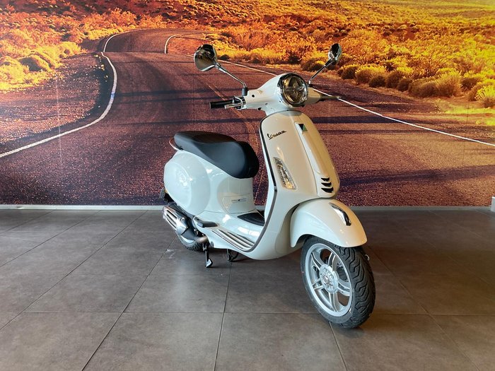 2024 Vespa Primavera 50 4T Primavera White