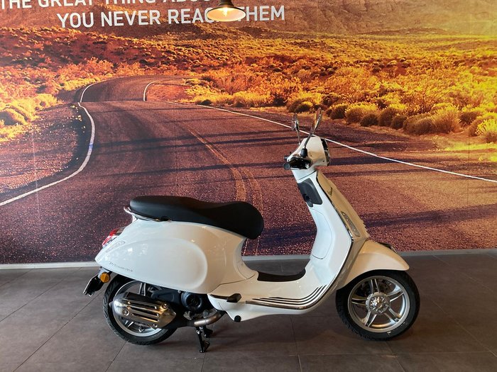 2024 Vespa Primavera 50 4T Primavera White