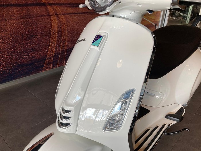 2024 Vespa Primavera 50 4T Primavera White