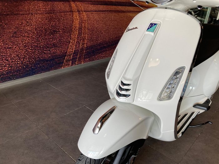 2024 Vespa Primavera 50 4T Primavera White