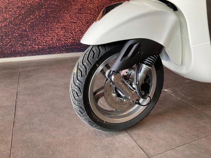 2024 Vespa Primavera 50 4T Primavera White
