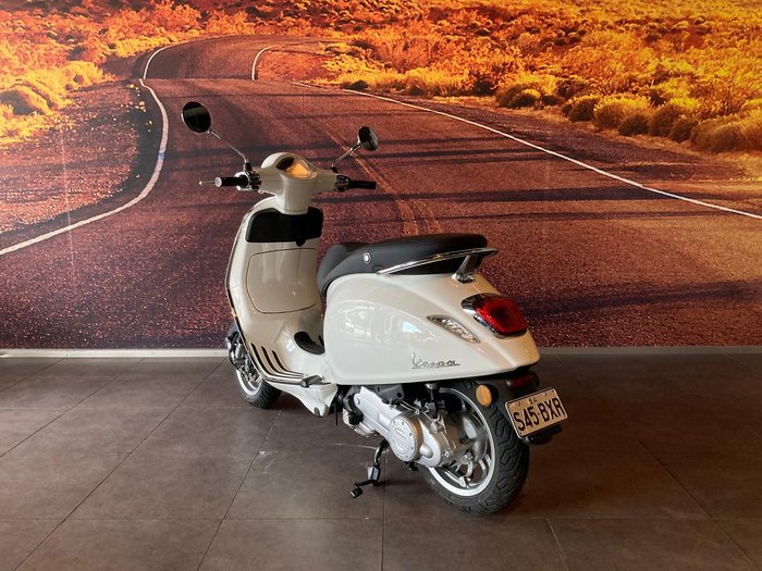 2024 Vespa Primavera 50 4T Primavera White