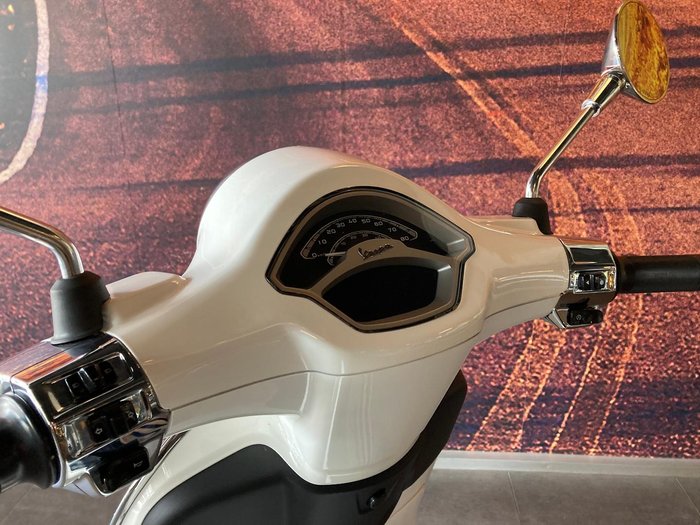 2024 Vespa Primavera 50 4T Primavera White