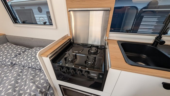 2025 Traveller 15' Destination Track