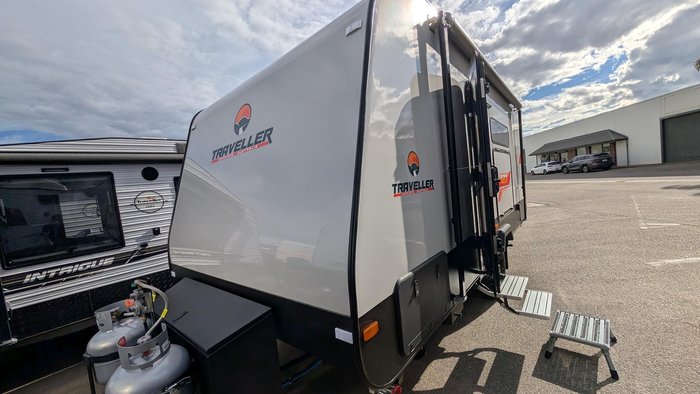 2025 Traveller 15' Destination Track