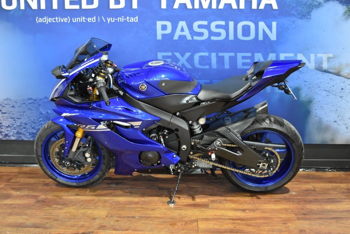 2017 Yamaha YZF-R6 Blue