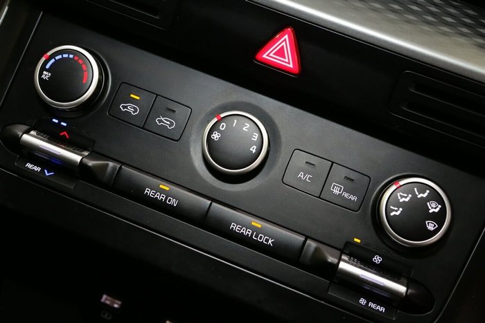 2021 Kia Carnival S