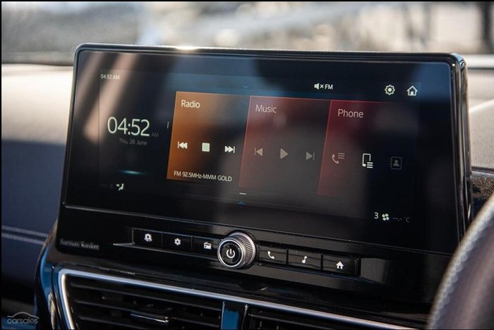 2025 Mahindra XUV3XO AX7L