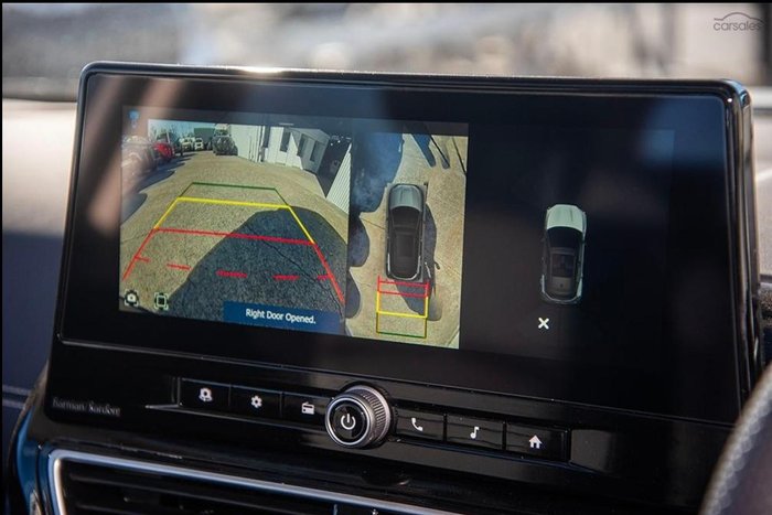 2025 Mahindra XUV3XO AX7L