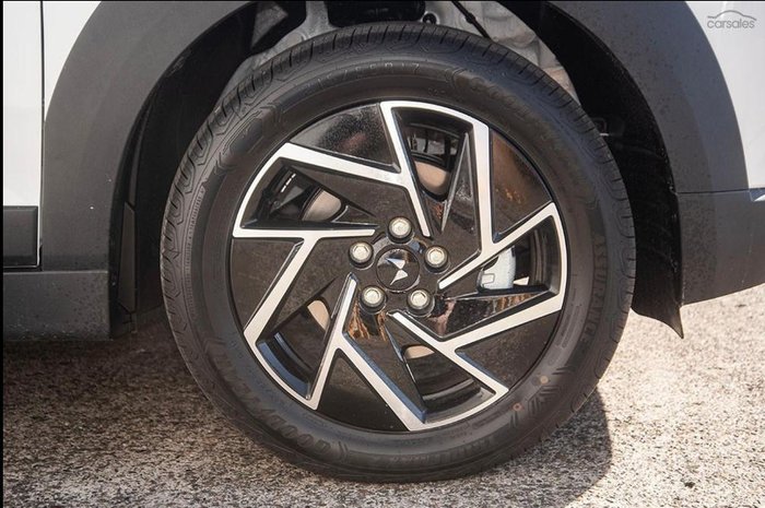 2025 Mahindra XUV3XO AX7L