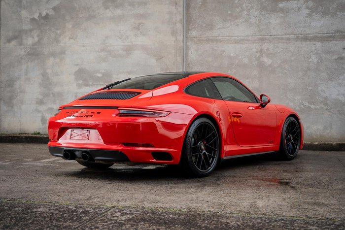 2017 Porsche 911 Carrera GTS
