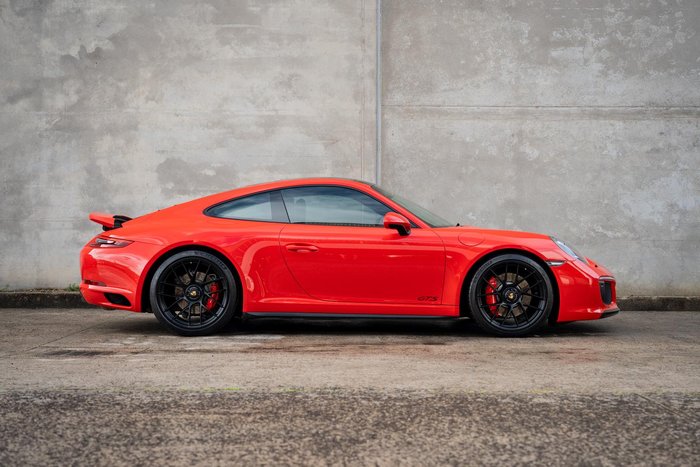 2017 Porsche 911 Carrera GTS