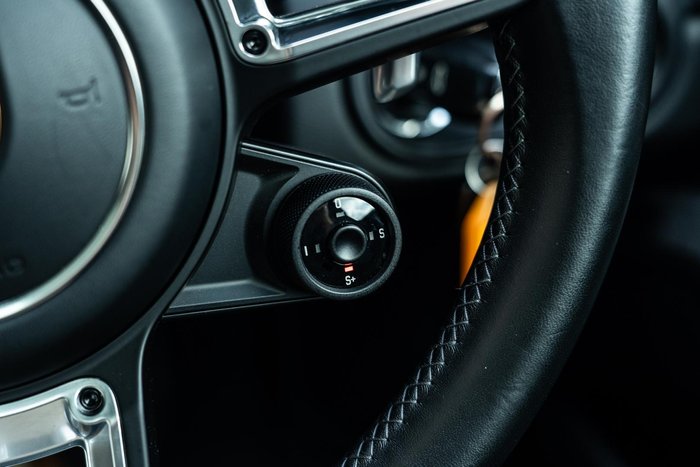 2017 Porsche 911 Carrera GTS