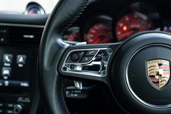 2017 Porsche 911 Carrera GTS