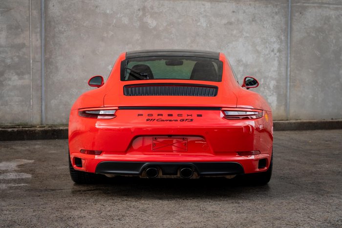 2017 Porsche 911 Carrera GTS