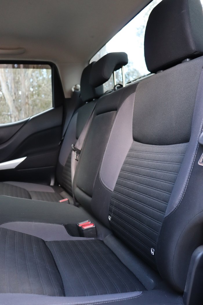 2021 Nissan Navara SL