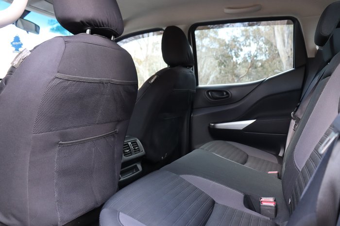 2021 Nissan Navara SL
