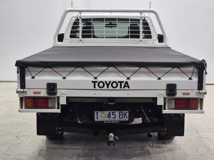 2019 Toyota Hilux Workmate TGN121R 4x2 Glacier White