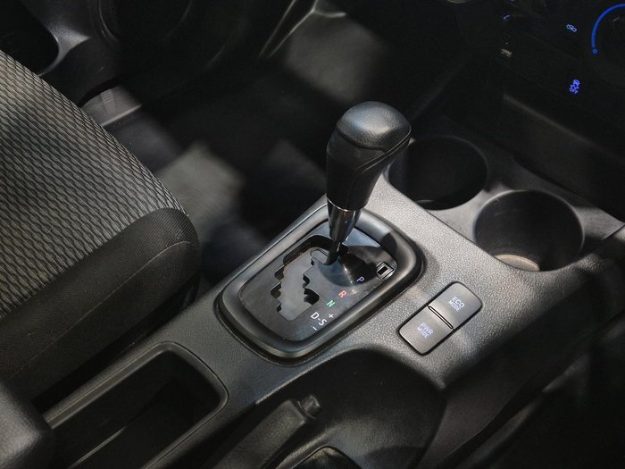 2019 Toyota Hilux Workmate TGN121R 4x2 Glacier White