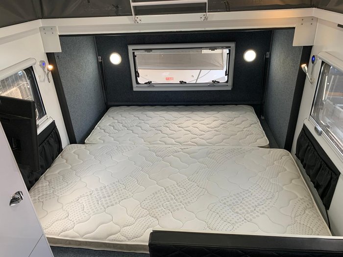 2022 Fantasy Caravan F5S D