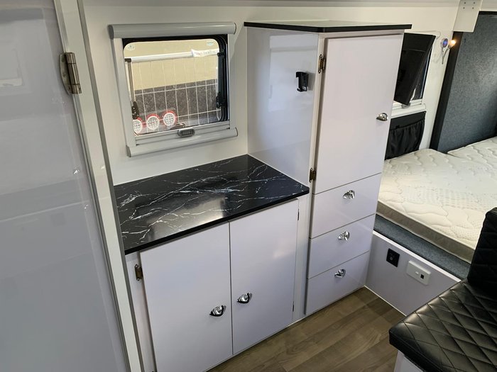 2022 Fantasy Caravan F5S D