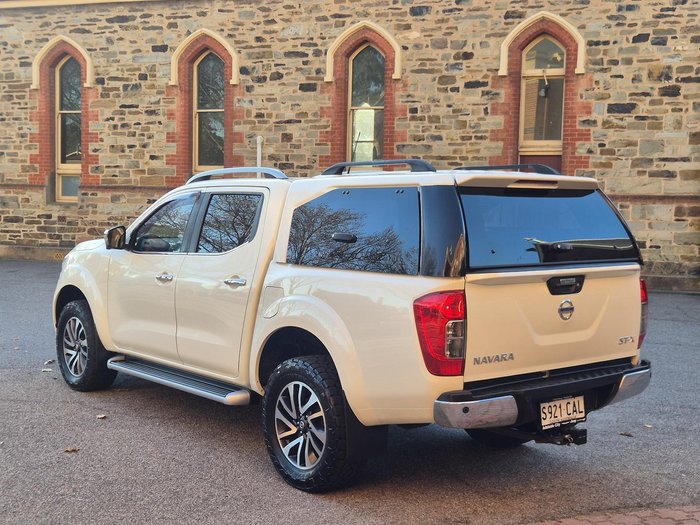 2019 Nissan Navara ST-X