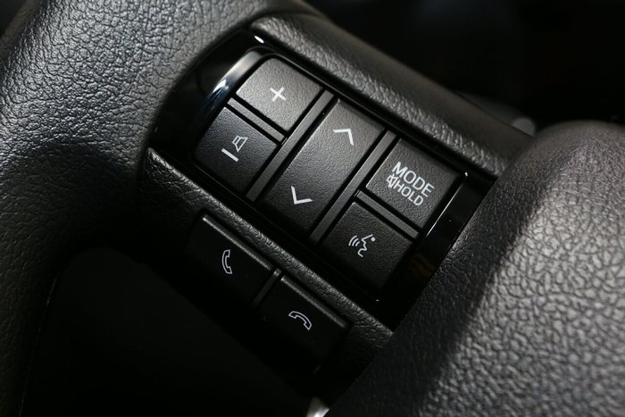 2025 Toyota Hilux SR