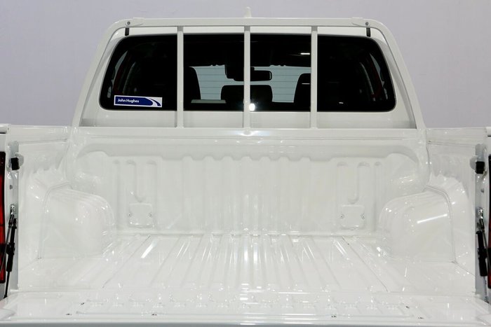 2025 Toyota Hilux SR