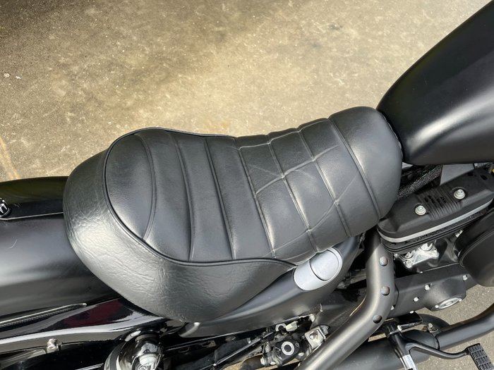 2016 HARLEY-DAVIDSON XL883 IRON 883 Black