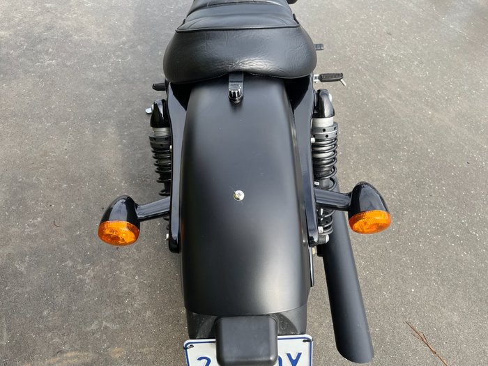 2016 HARLEY-DAVIDSON XL883 IRON 883 Black