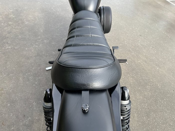 2016 HARLEY-DAVIDSON XL883 IRON 883 Black