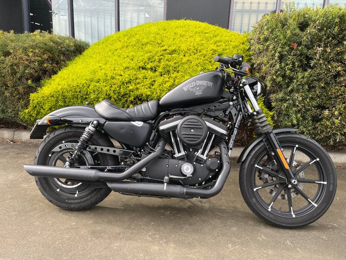 2016 HARLEY-DAVIDSON XL883 IRON 883 Black