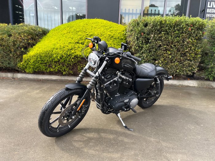 2016 HARLEY-DAVIDSON XL883 IRON 883 Black