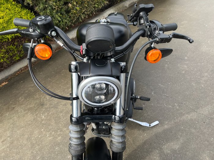 2016 HARLEY-DAVIDSON XL883 IRON 883 Black