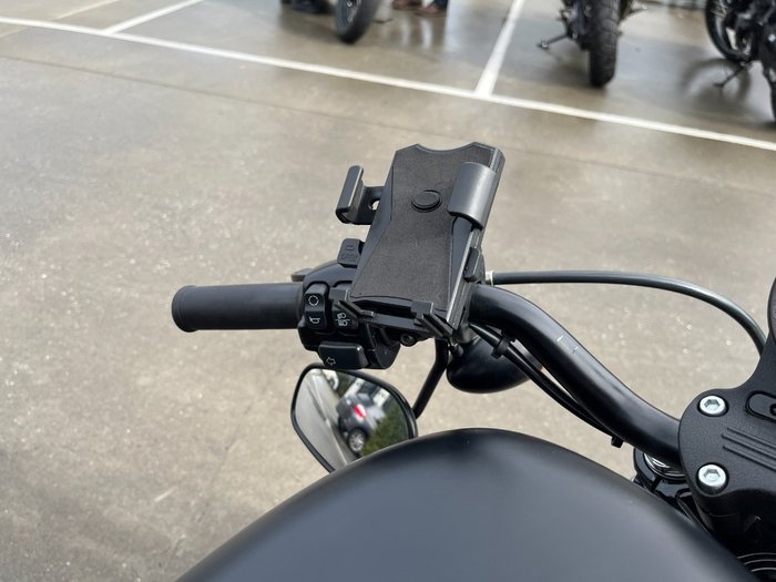 2016 HARLEY-DAVIDSON XL883 IRON 883 Black