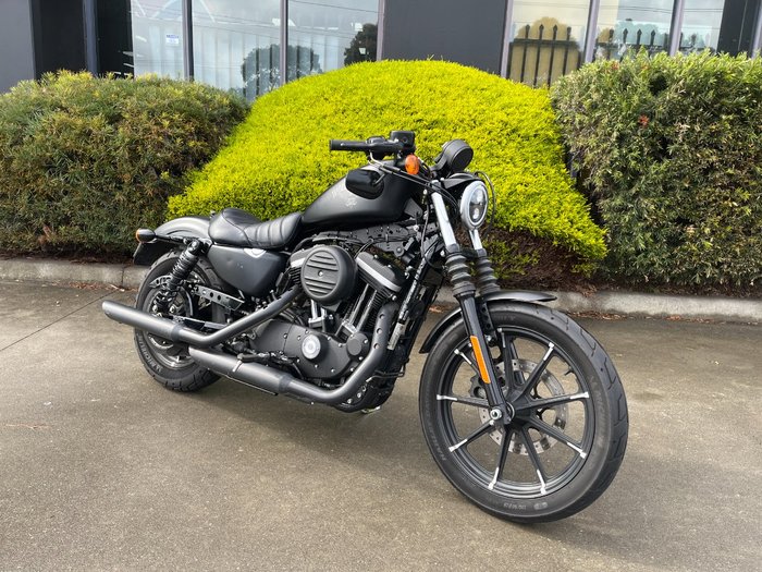 2016 HARLEY-DAVIDSON XL883 IRON 883 Black