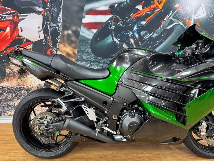 2018 Kawasaki NINJA ZX-14R (BREMBO OHLINS) BLAZED GREEN/METALLIC GRAY