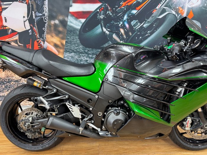 2018 Kawasaki NINJA ZX-14R (BREMBO OHLINS) BLAZED GREEN/METALLIC GRAY
