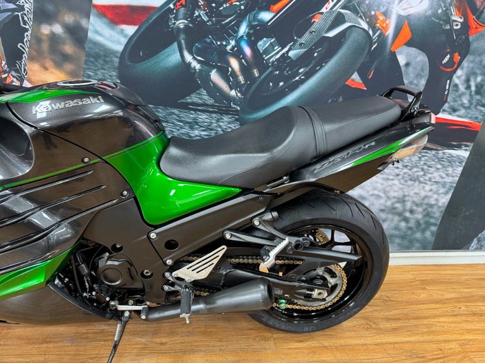 2018 Kawasaki NINJA ZX-14R (BREMBO OHLINS) BLAZED GREEN/METALLIC GRAY