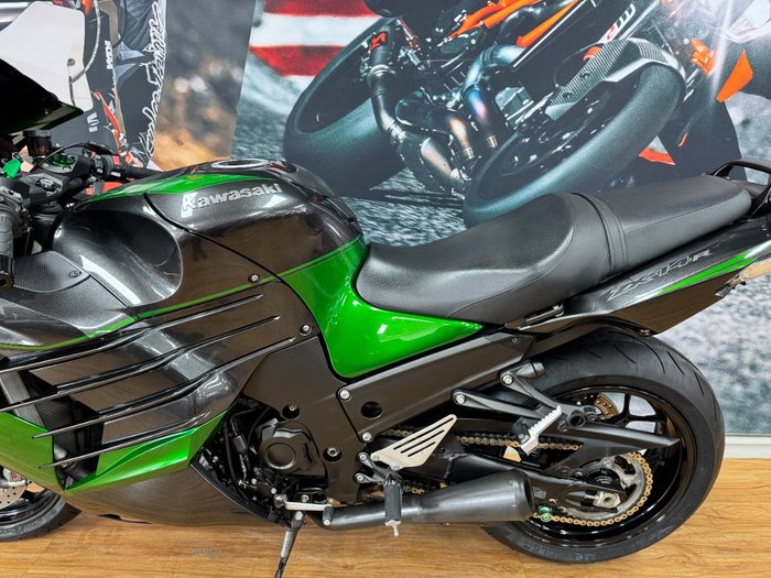 2018 Kawasaki NINJA ZX-14R (BREMBO OHLINS) BLAZED GREEN/METALLIC GRAY